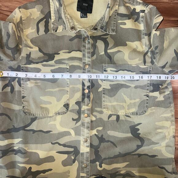 Stylish Green Camo Denim Jacket Size Large Button Down Shirt Utility Army - Picture 6 of 8